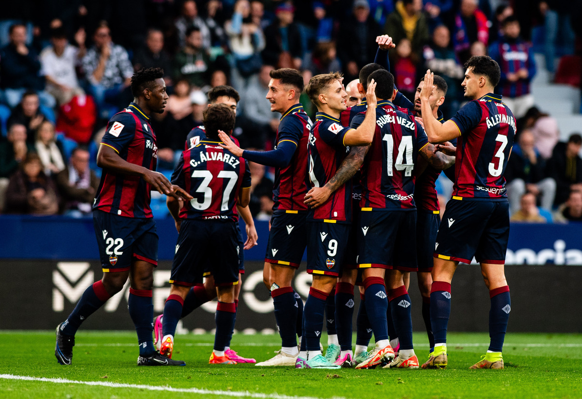 El Levante UD estrena el año con triunfo ante el Albacete Balompié ...
