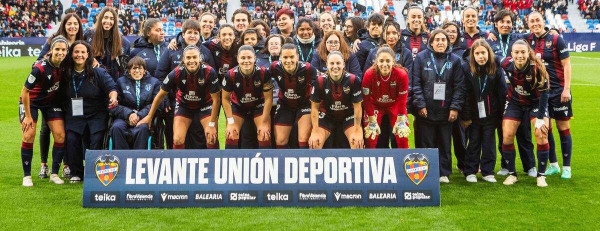 Actos durante el Levante UD Femenino vs FC Barcelona Femení de la ...