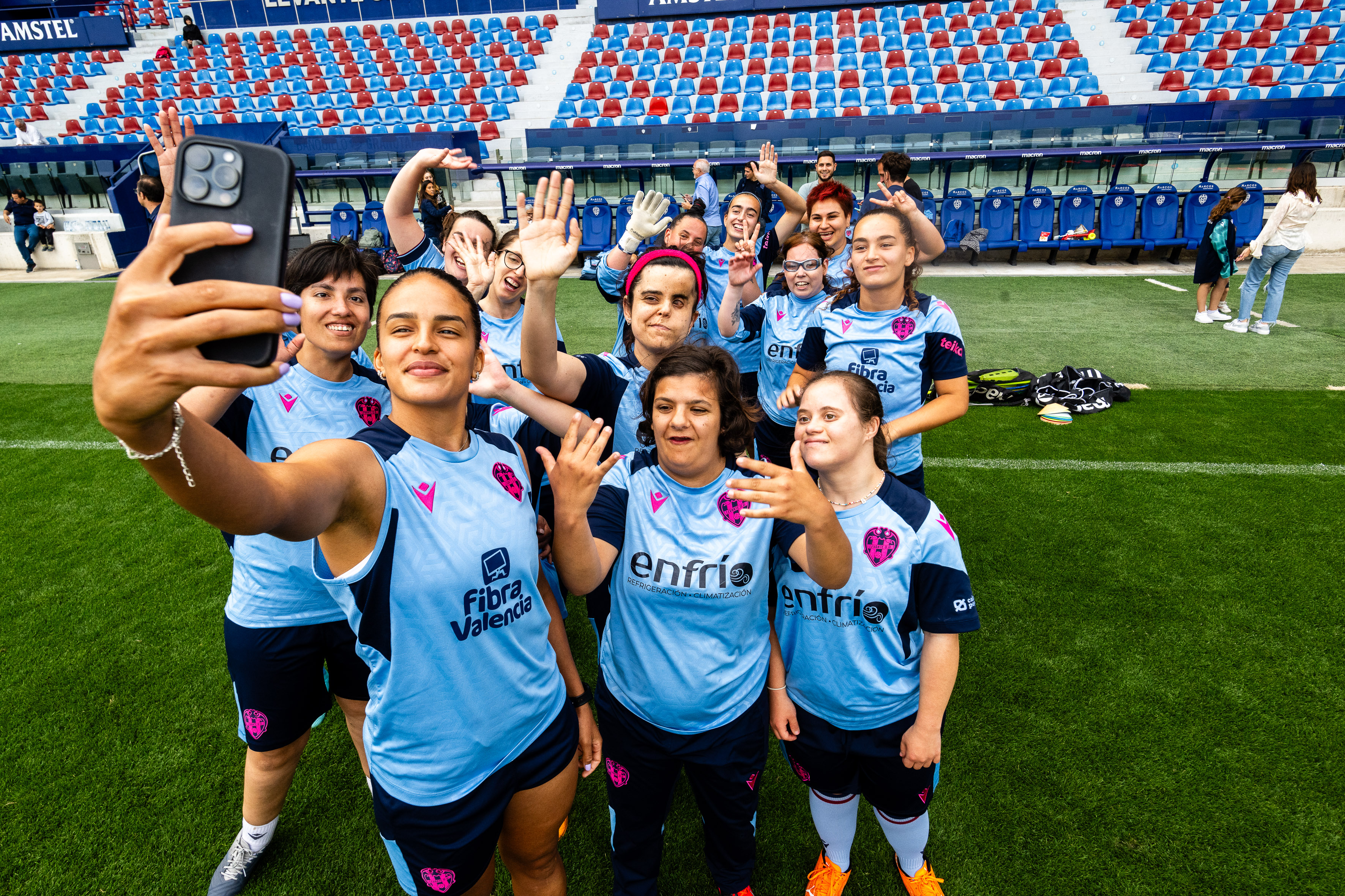 Las mejores imágenes del entrenamiento de Caixa Popular con Levante UD ...