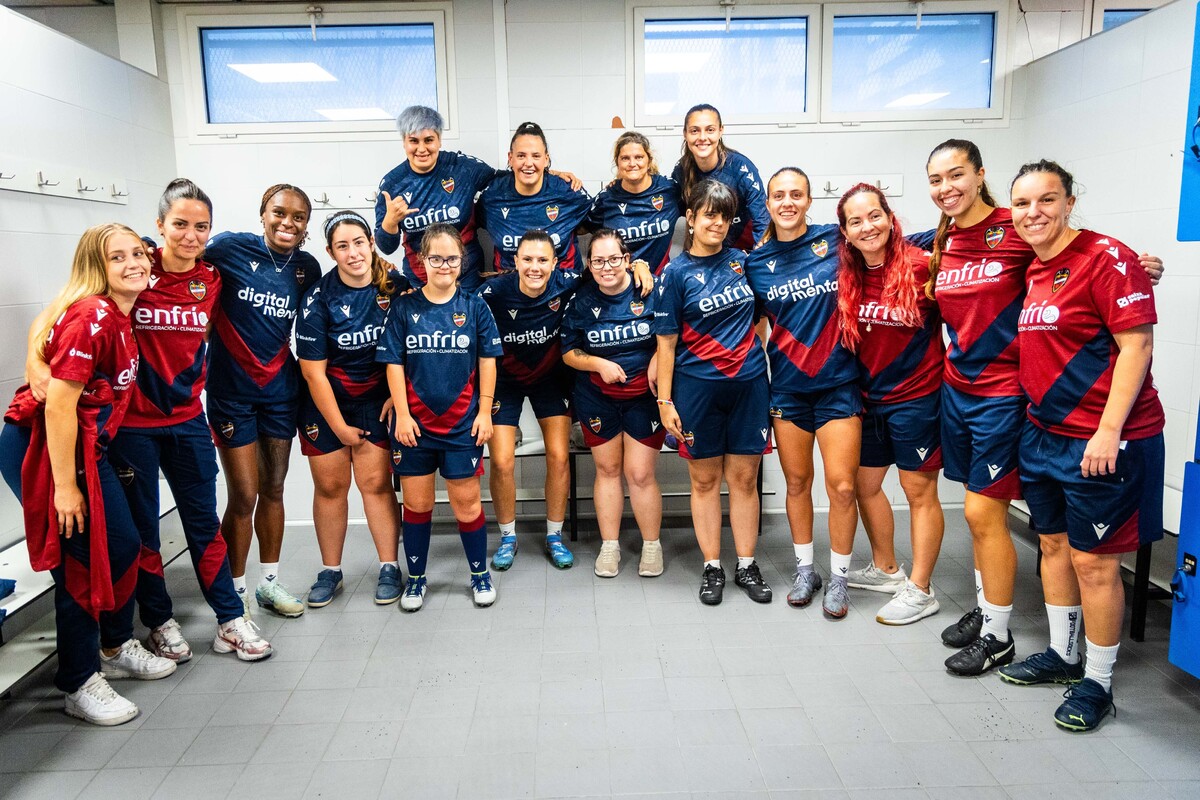 El Levante UD femenino disfruta de un día de entrenamiento con la ...