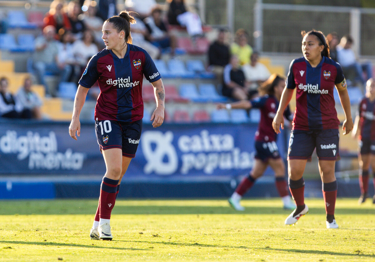 El Levante UD Femenino regresa a Buñol con público en las gradas ...