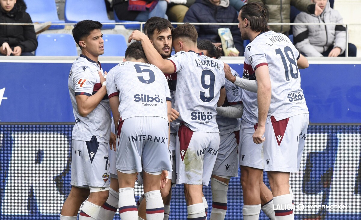 El Levante UD asalta El Alcoraz y logra su cuarta victoria consecutiva ...