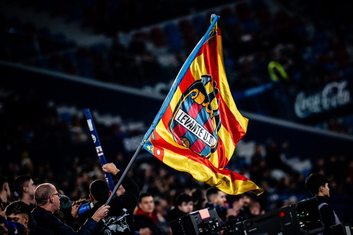 ENTRADAS | A la venta las localidades para el encuentro UD Almería ...