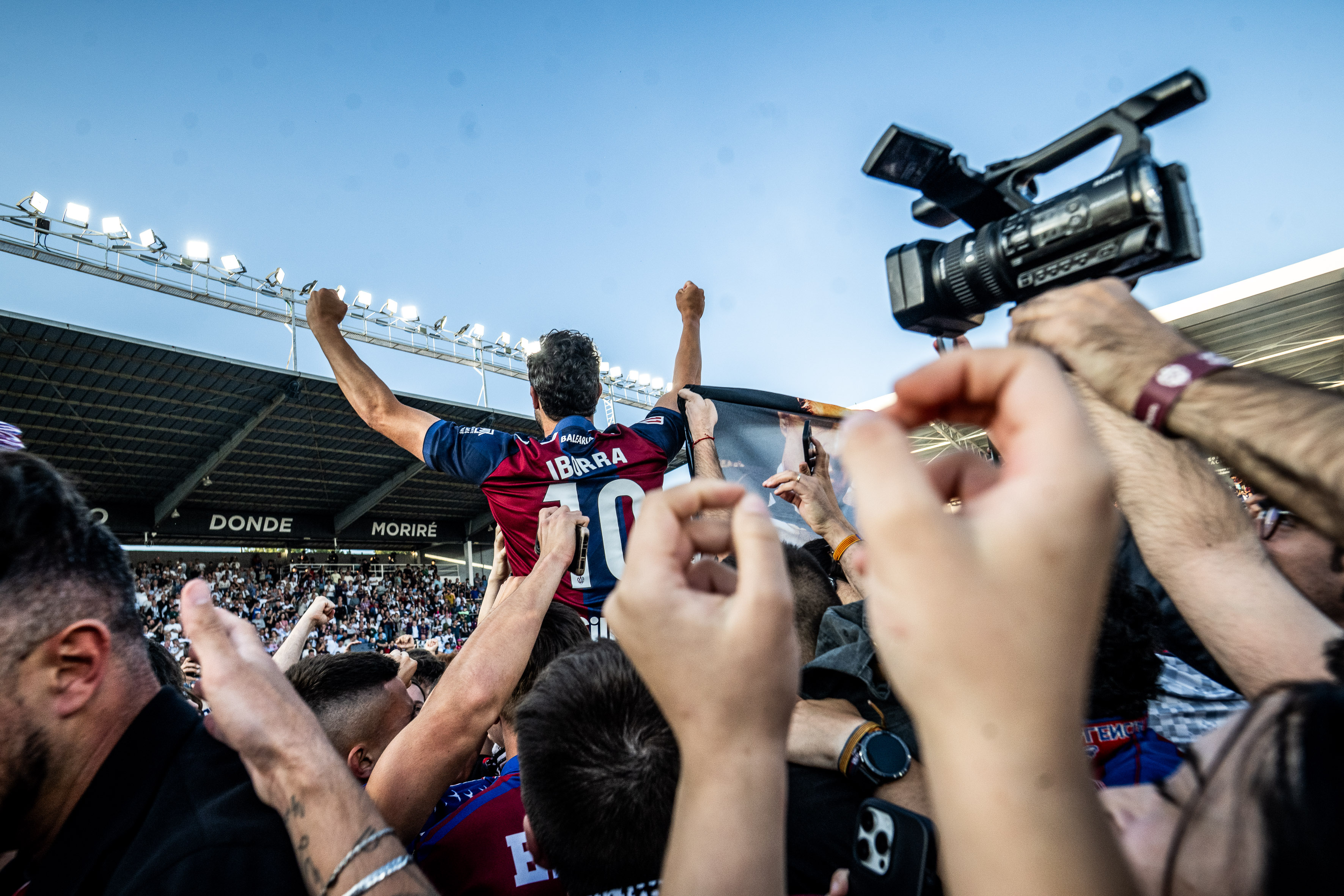 Las imágenes tras el ascenso a primera | Levante UD | Web Oficial