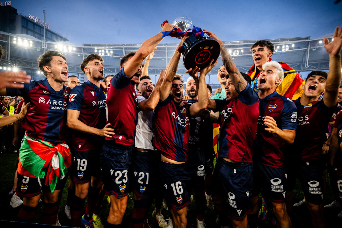 El Levante UD cierra la temporada proclamándose Campeón de Liga ...