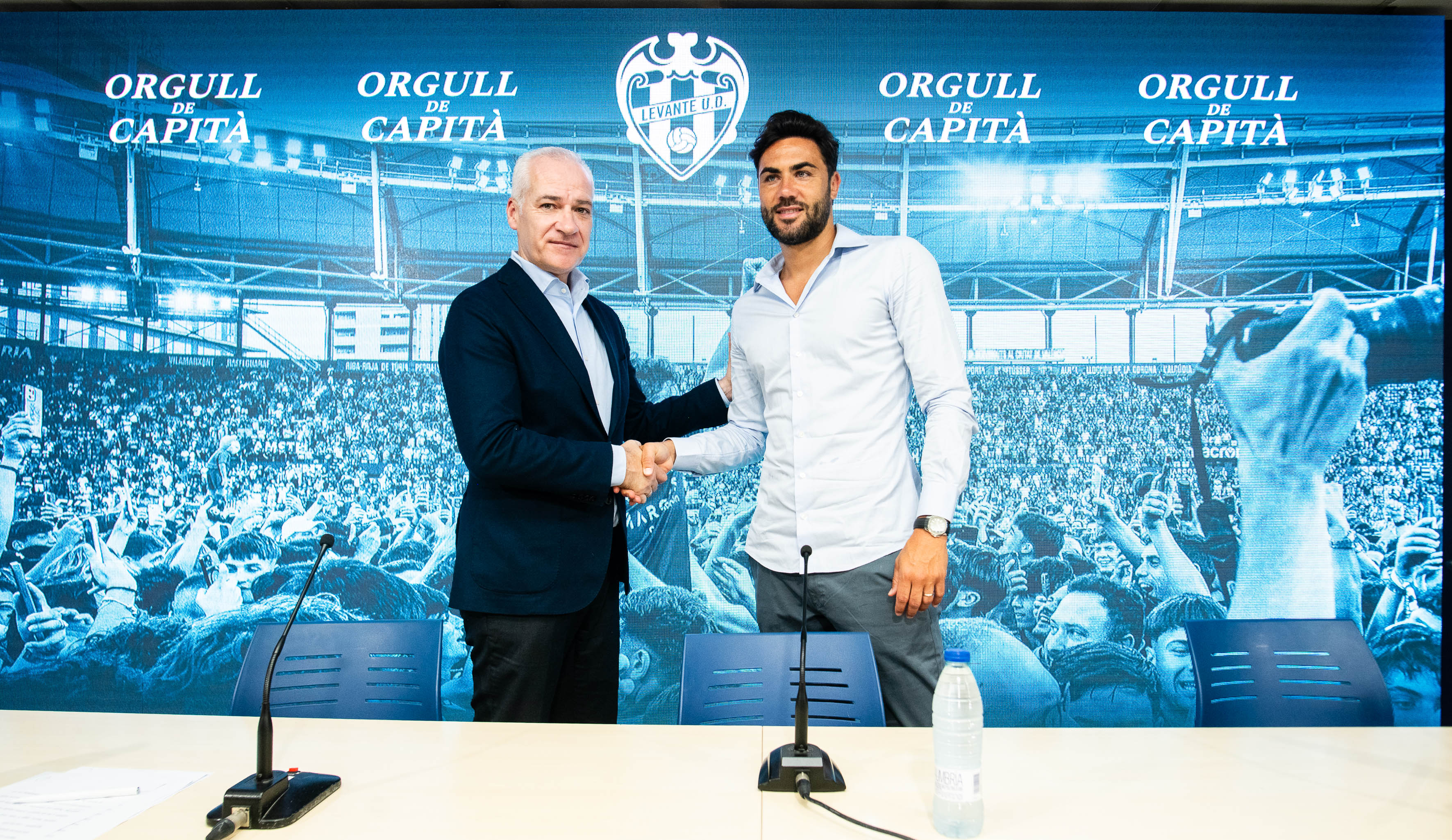 Vicente Iborra announces his retirement as a player and begins a new ...