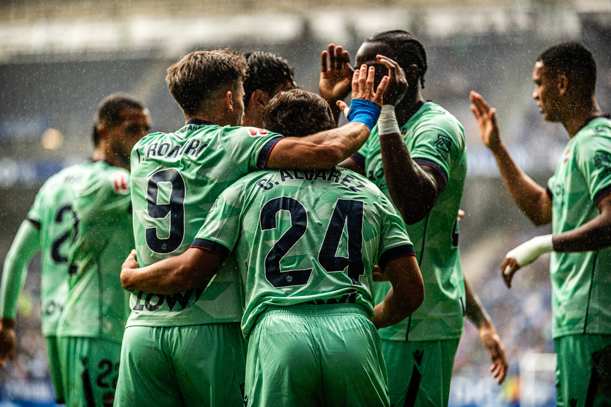 El Levante UD consigue una importante victoria en el Carlos Tartiere ...