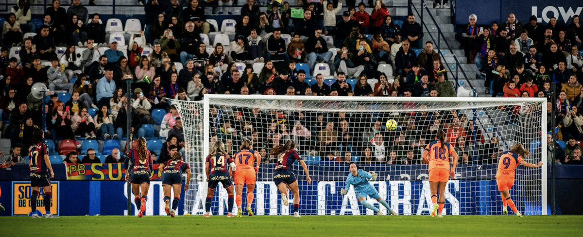 El Levante UD Femenino pierde contra el FC Barcelona en el Ciutat de ...
