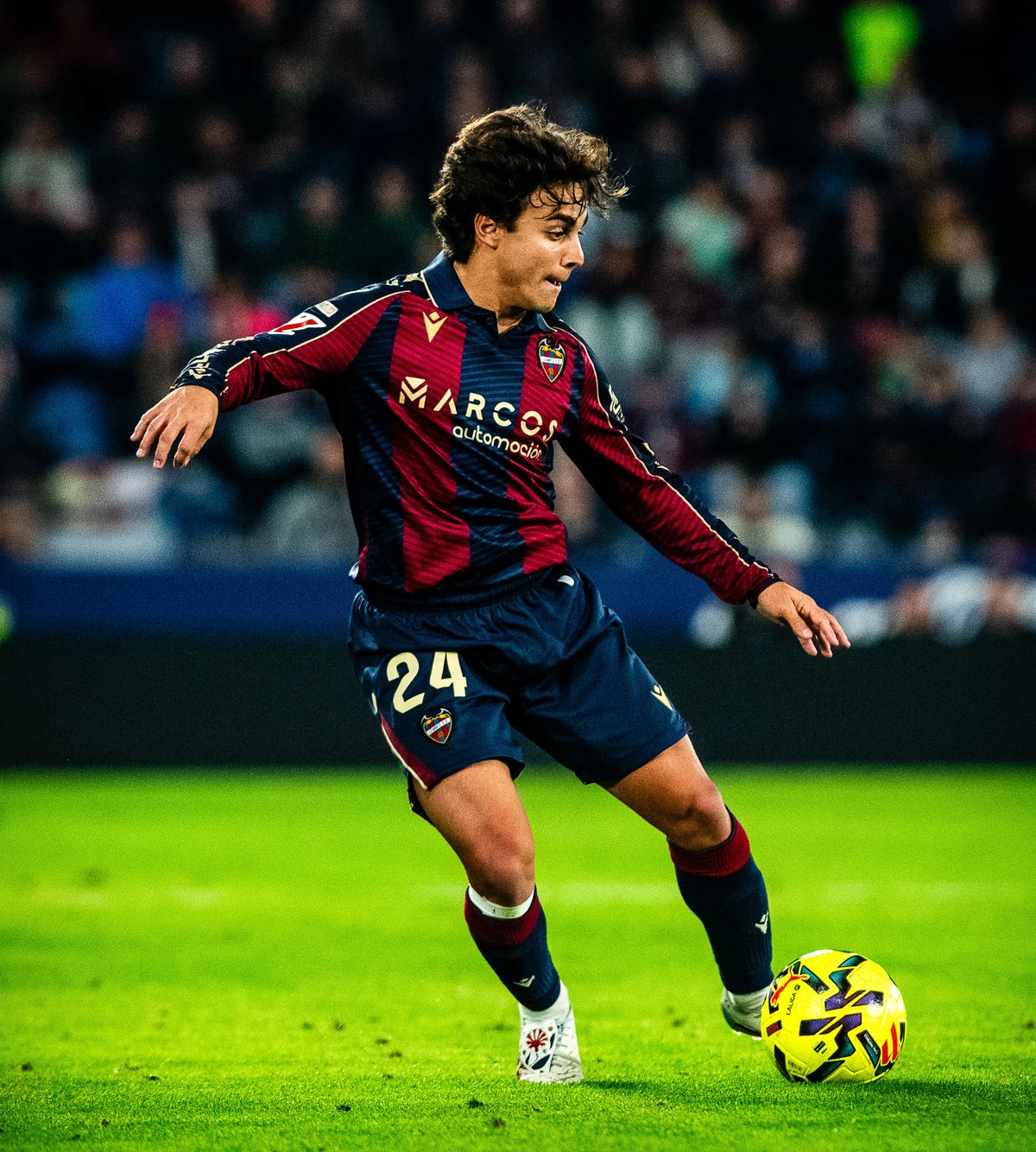 莱万特主场0-2负毕尔巴鄂竞技:首胜梦碎深陷保级泥潭,下半场反扑难挽败局 莱万特主场0-2负毕尔巴鄂竞技:首胜梦碎深陷保级泥潭,下半场反扑难挽败局