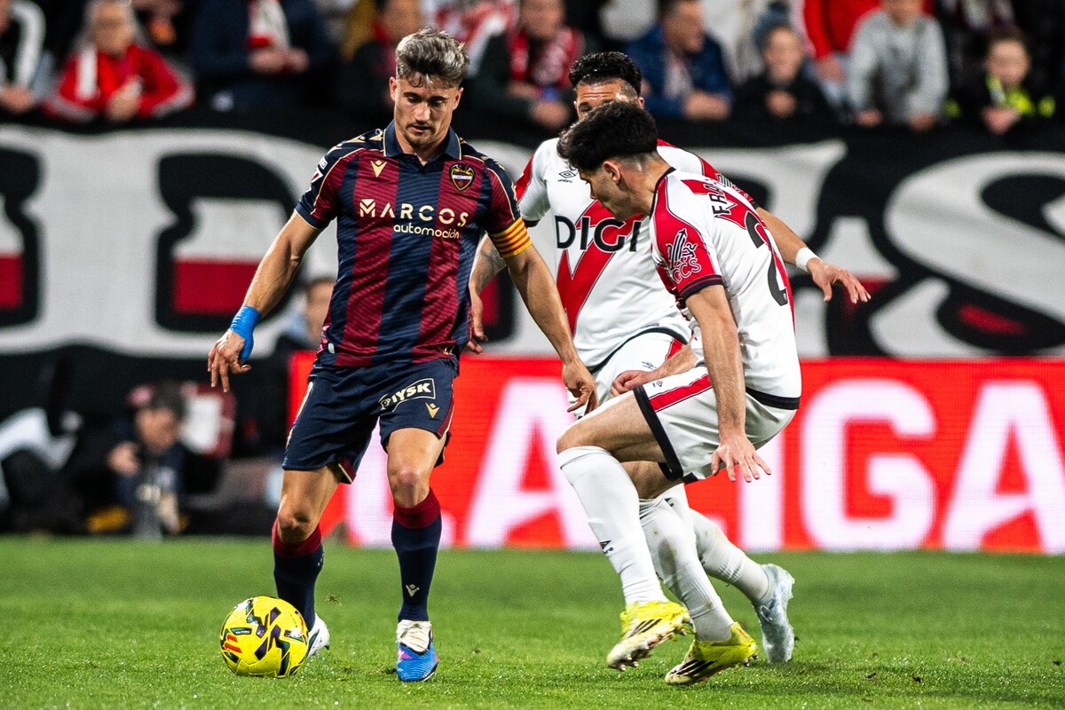 El Levante UD se queda sin premio en el descuento | Levante UD | Web ...