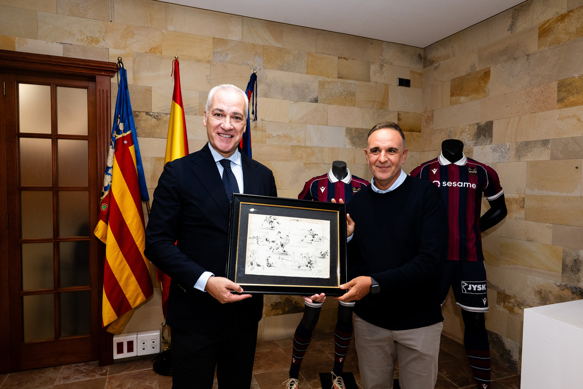 Rafael Solaz donates an original 1934 work by Tormo to the Levante UD ...