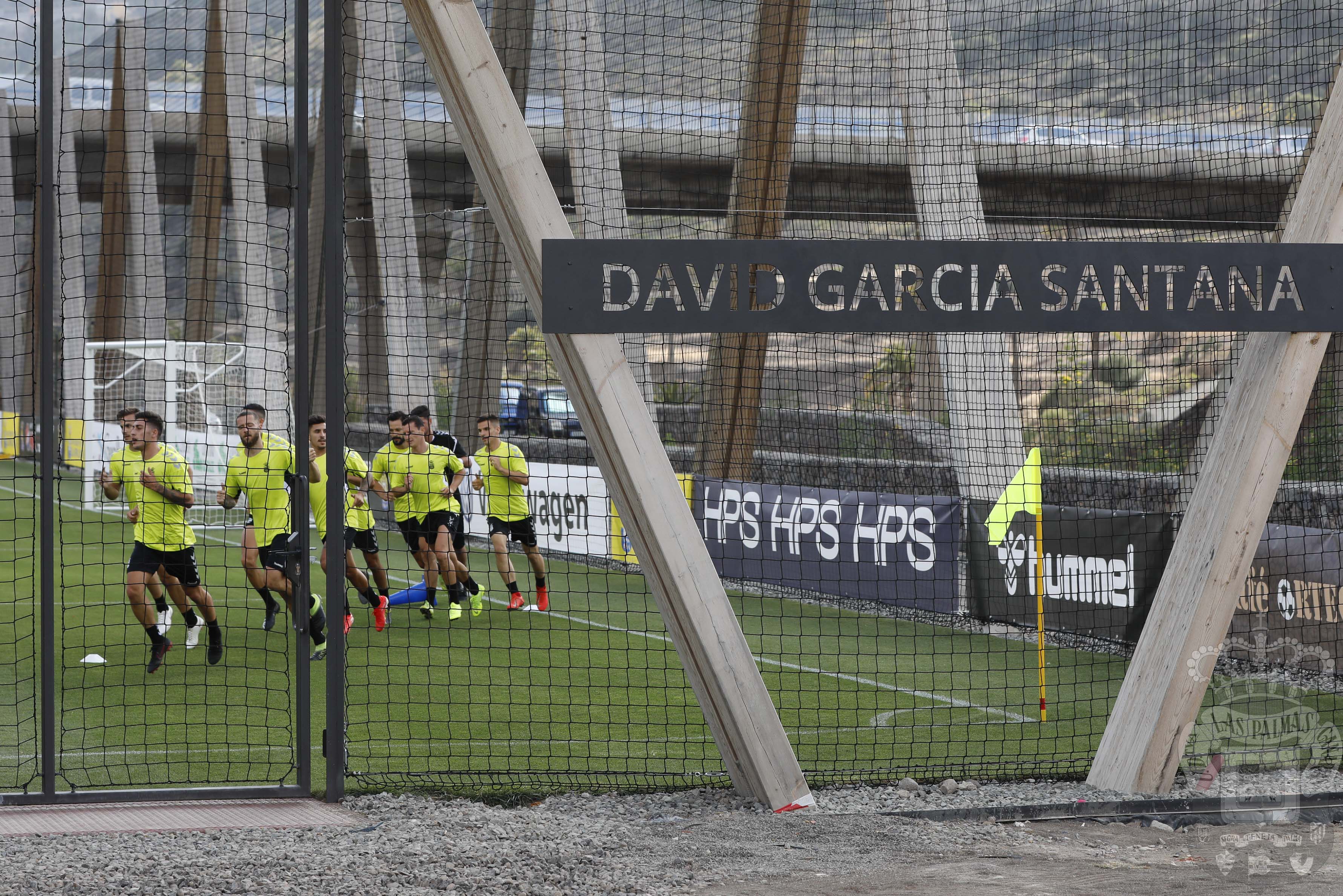 La UD Las Palmas 20192020 se pone en marcha con 29 futbolistas UD