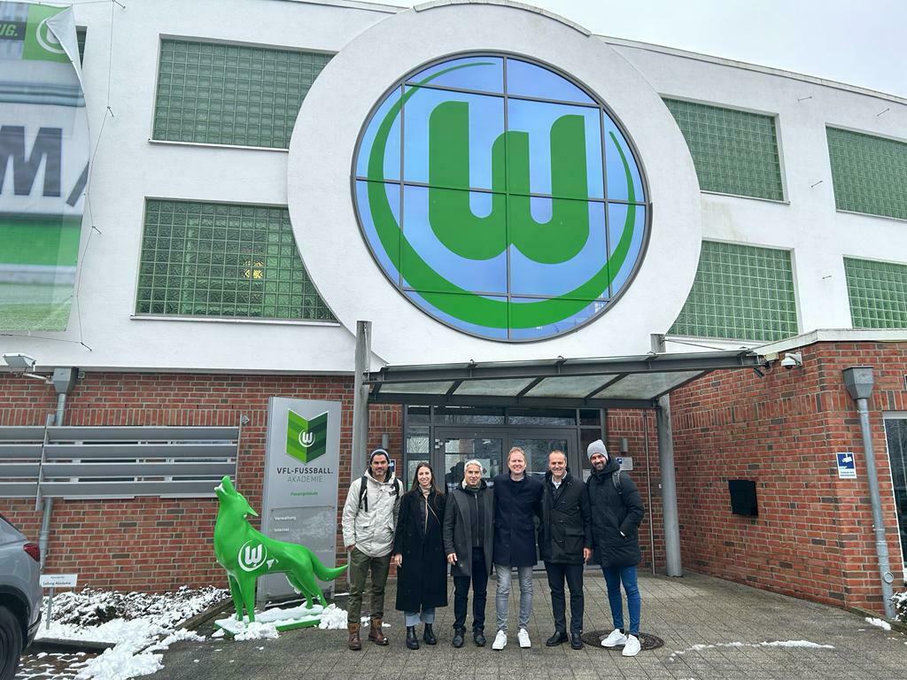 UD Las Palmas had a meeting with VfL Wolfsburg