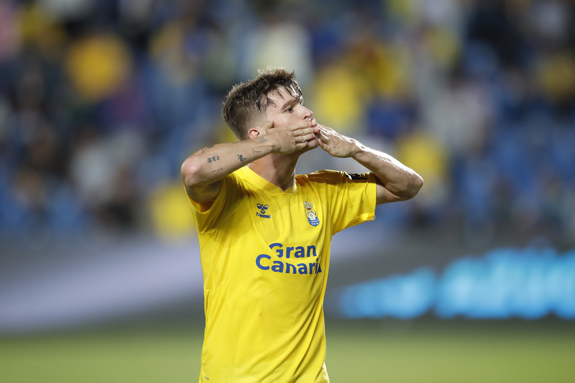 Marc Cardona extends his contract with UD Las Palmas until 2026 UD