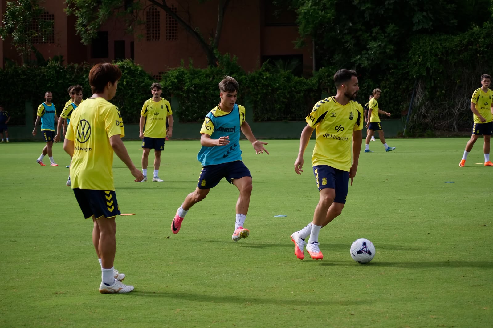 La UD Las Palmas continúa afinando su preparación en Marbella