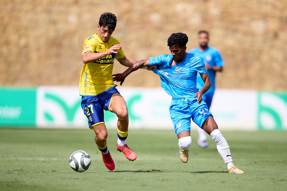 Las Palmas se despide de Marbella con una derrota frente al Neom (0-1)