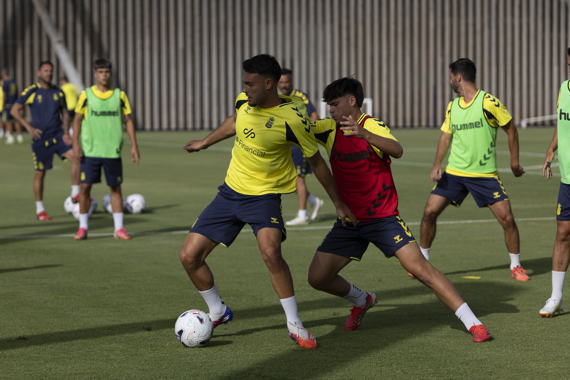 La UD Las Palmas inicia una nueva semana de trabajo tras la concentración de Marbella
