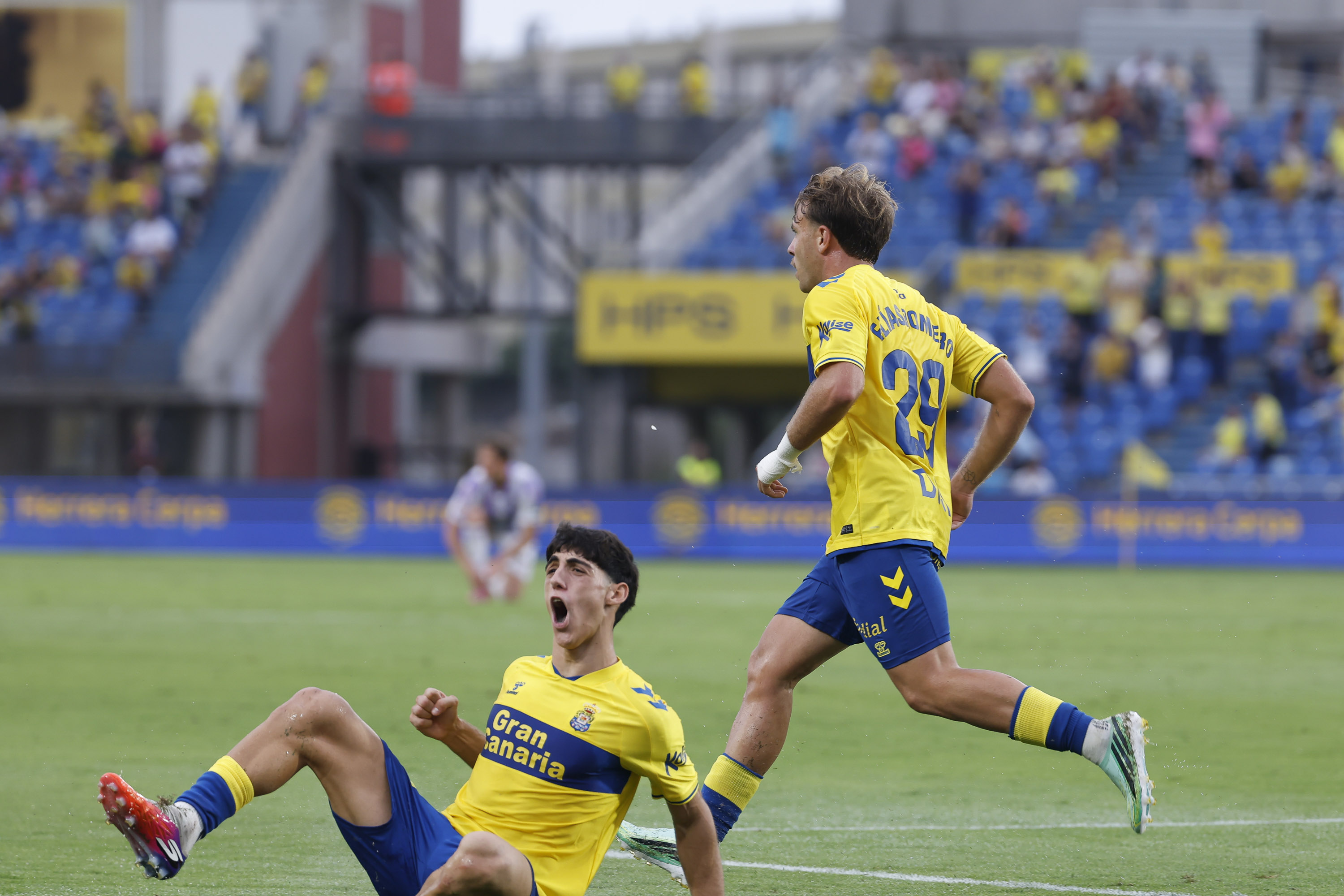 Valentín y Elías anotan goles canteranos en el reparto de puntos con el Valladolid (2-2)
