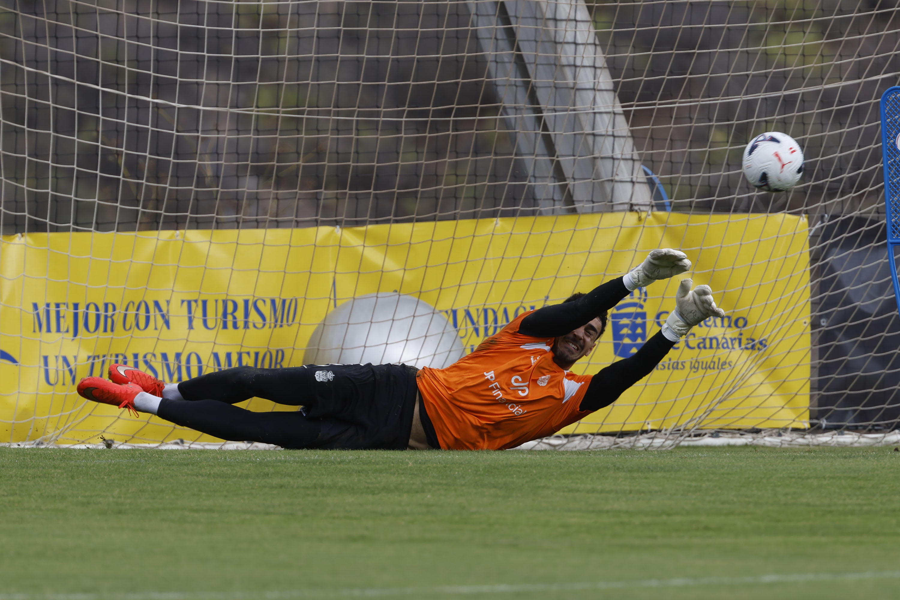La UD Las Palmas continúa trabajando