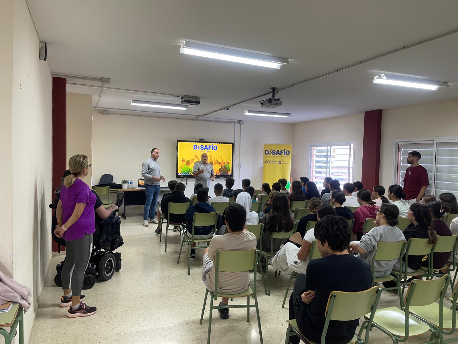 La Fundación UD Las Palmas retoma las charlas informativas del proyecto DISAFÍO en los centros escolares