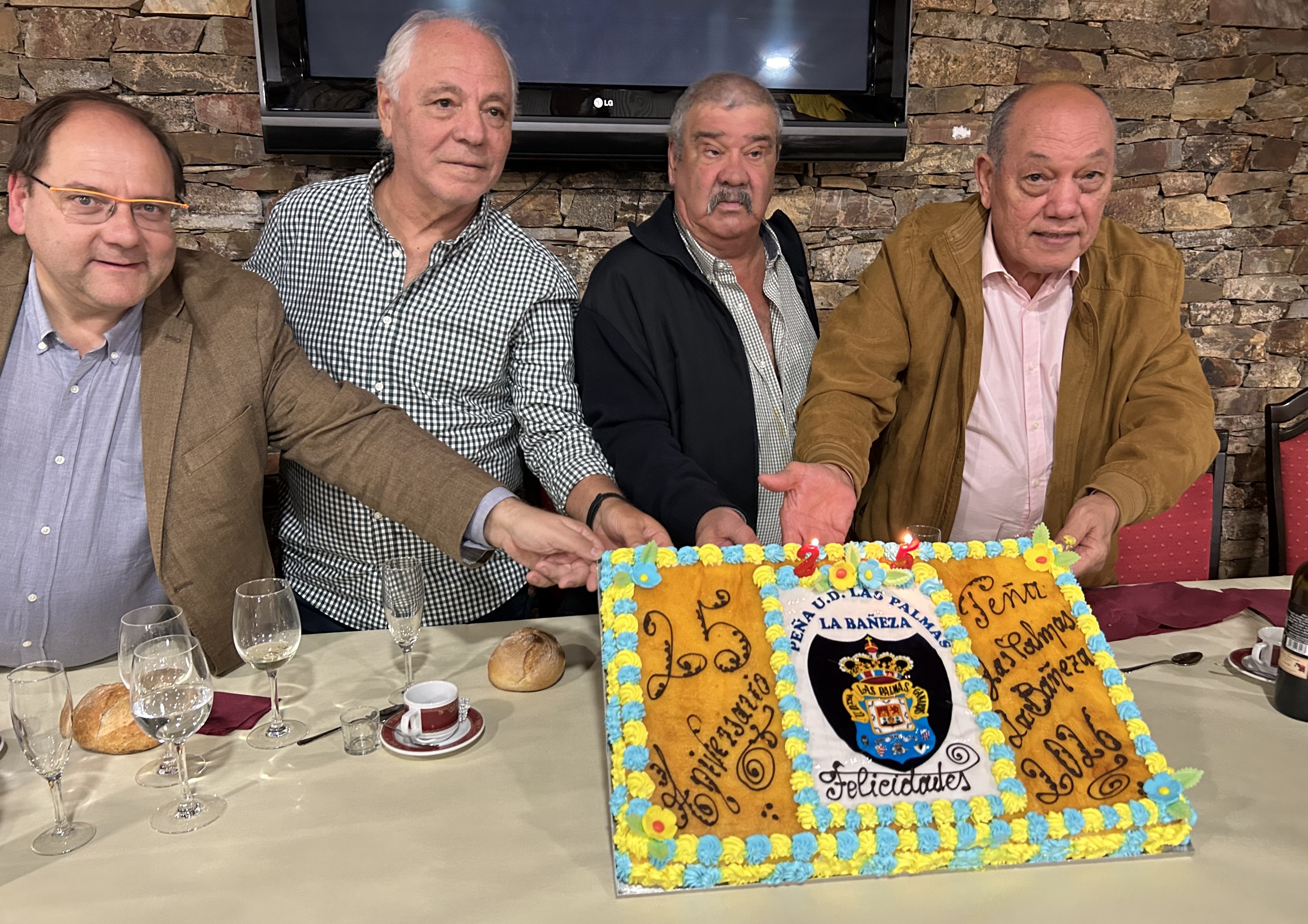 La Bañeza celebra 25 años de pasión amarilla
