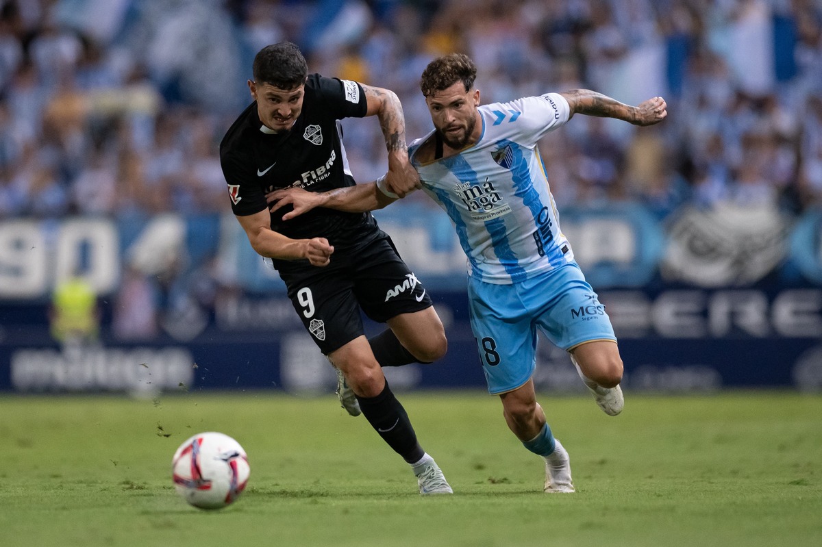 Un gran Elche acaba con la racha sin perder (0-3) | Málaga CF | Web Oficial