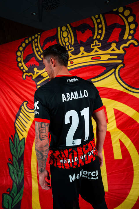 Dimonia Shirts To Be Used In Saudi Arabia | RCD Mallorca | Web Oficial