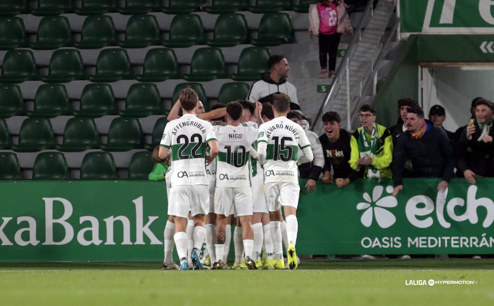 Elche CF enfrenta al Real Oviedo en un intenso partido