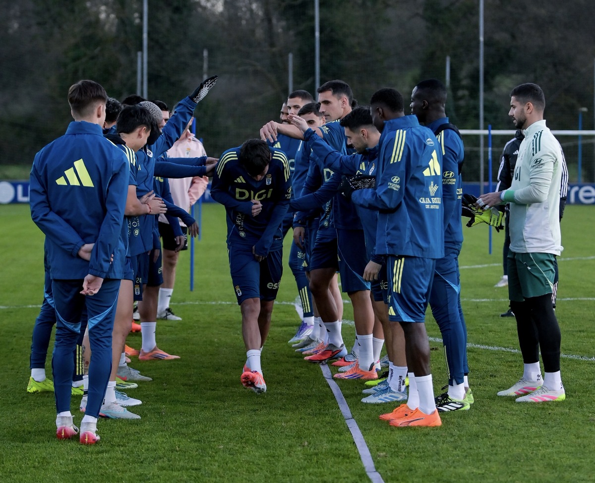 El primer equipo regresa al trabajo en El Requexón | Real Oviedo | Web ...