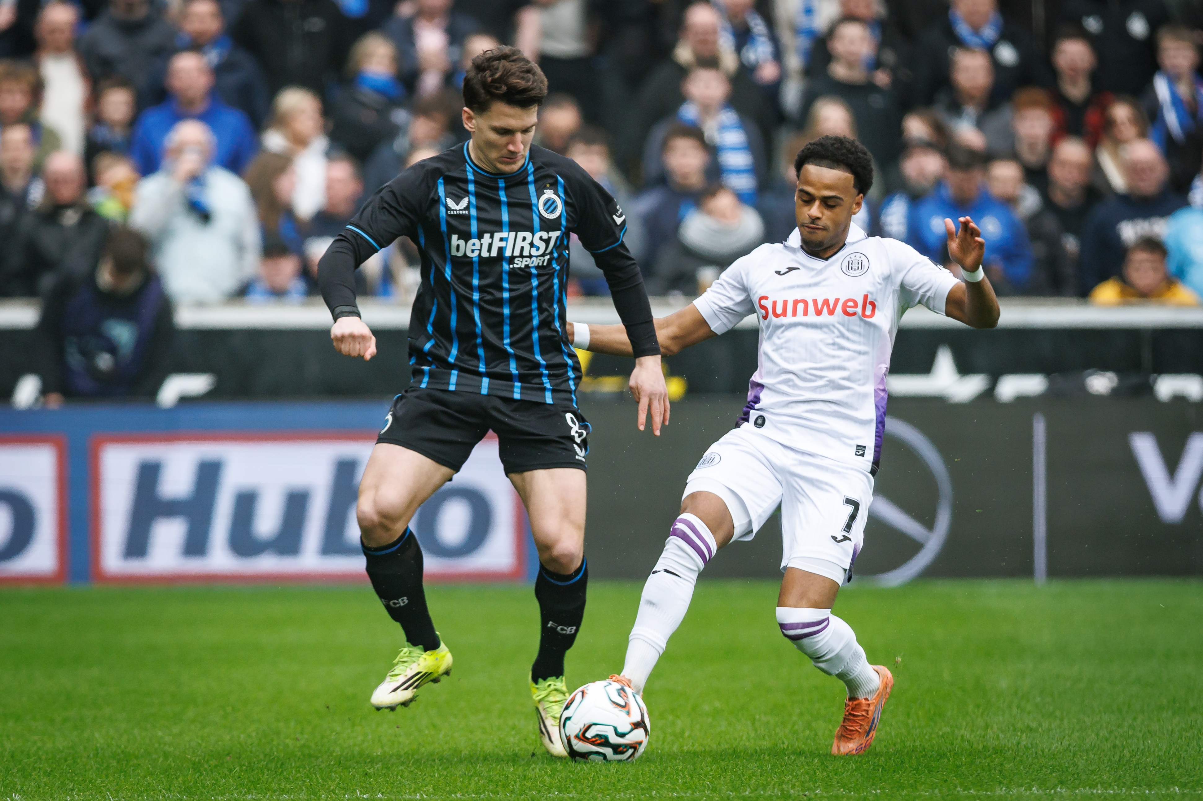 Stel je ultieme play-offsteam samen en win 1.000 euro met Fantasy Pro League!