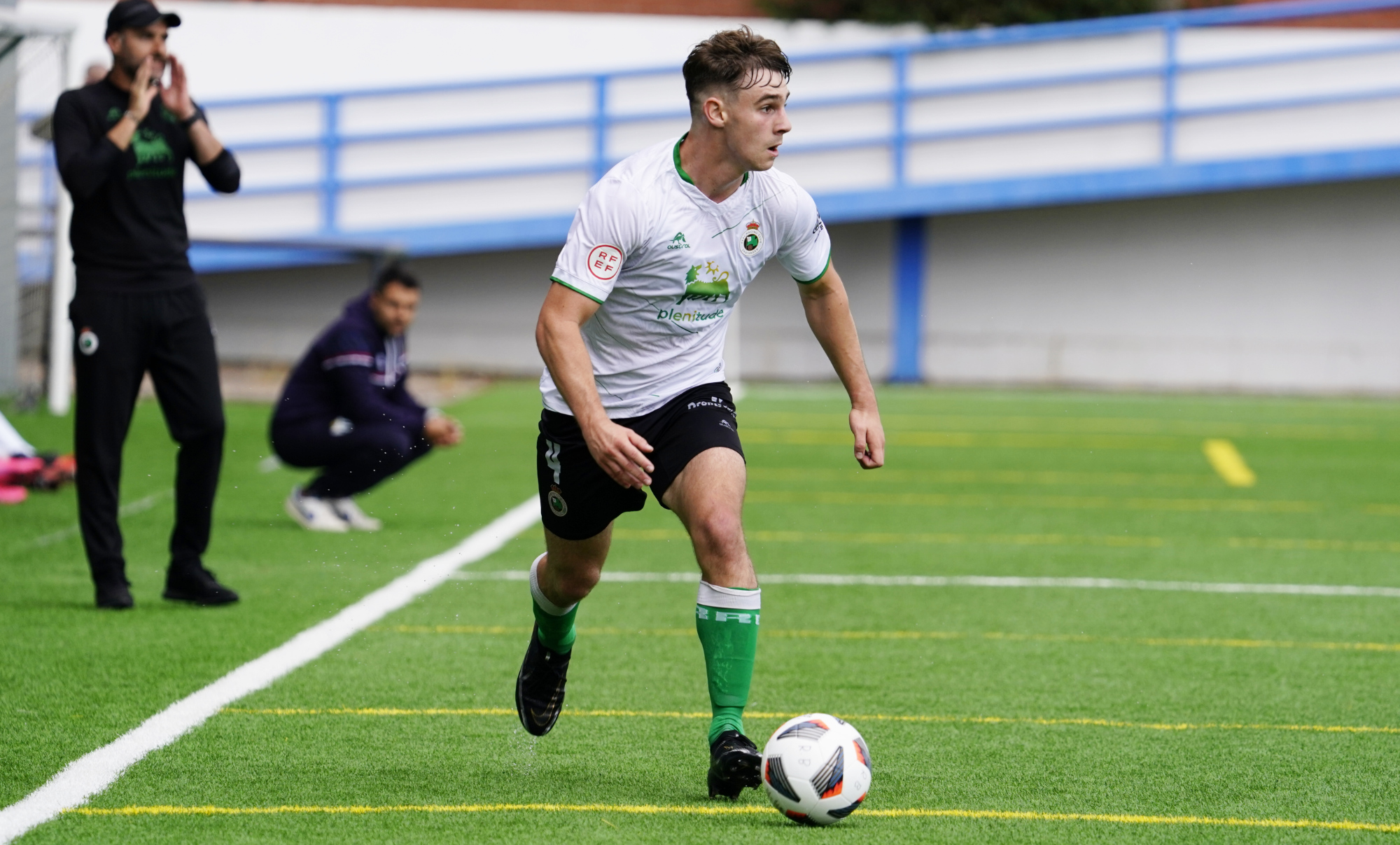 El Racing C. Villalbés y el Marino Luanco no encuentran el gol y se  reparten los puntos (0-0)