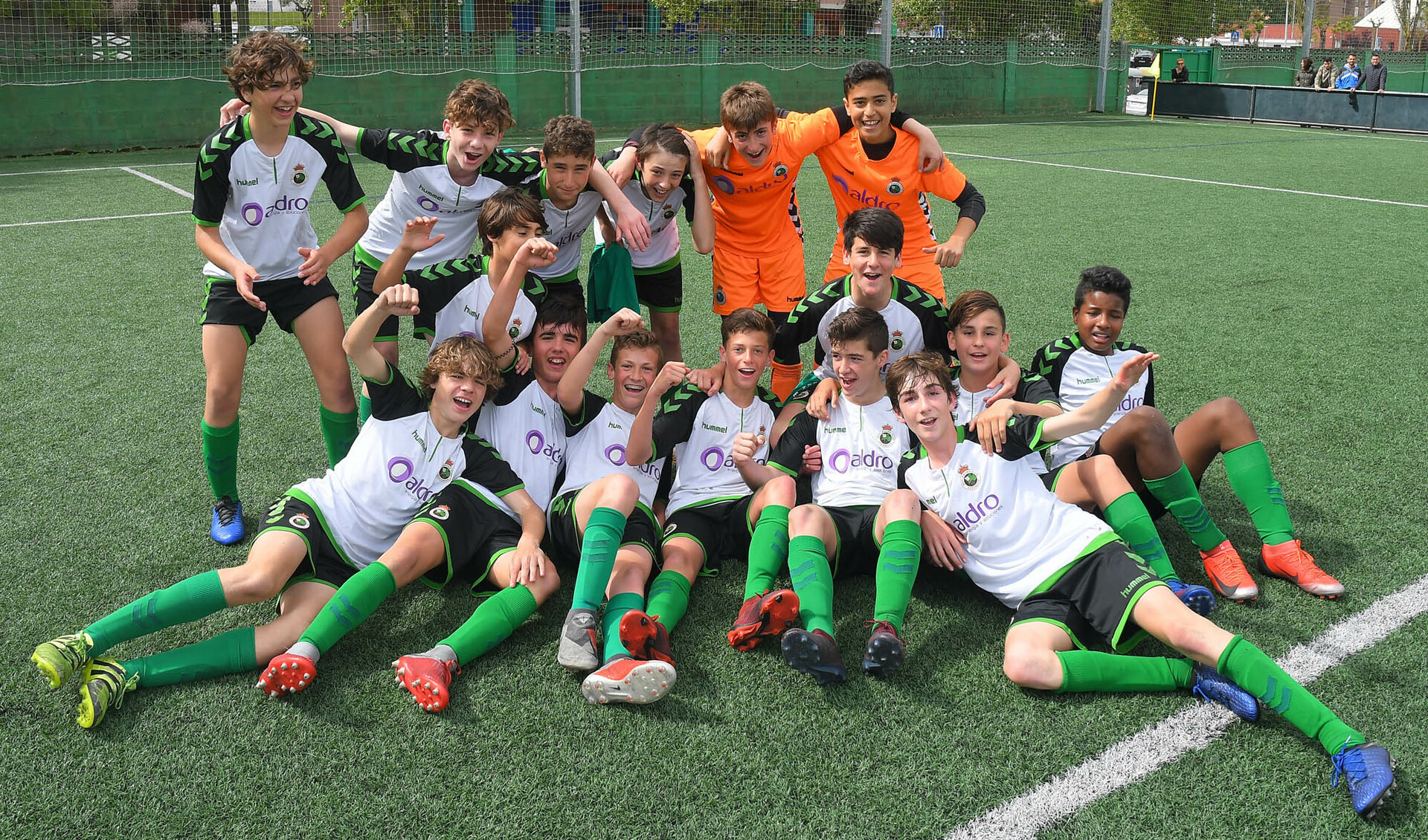 El Juvenil B racinguista despide el curso como campeón del Grupo XVII ante  el Club Deportivo Tropezón, Real Racing Club