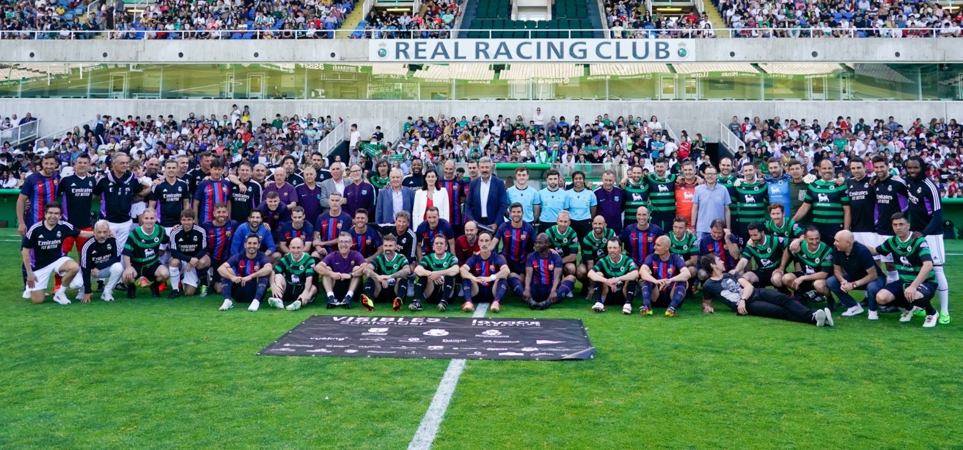 El triangular solidario entre Racing, Real Madrid y Fútbol Club Barcelona reúne en El Sardinero a 4.000 aficionados