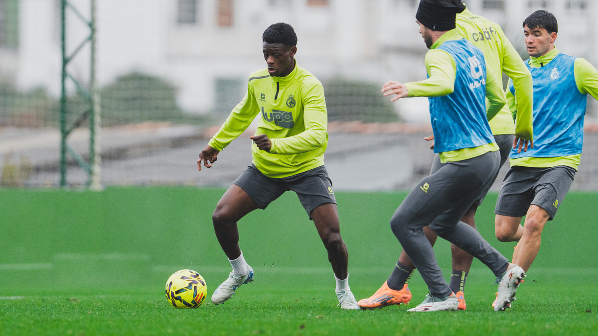 Entrenamiento en La Albericia, tras el empate en el José Zorrilla, con ...