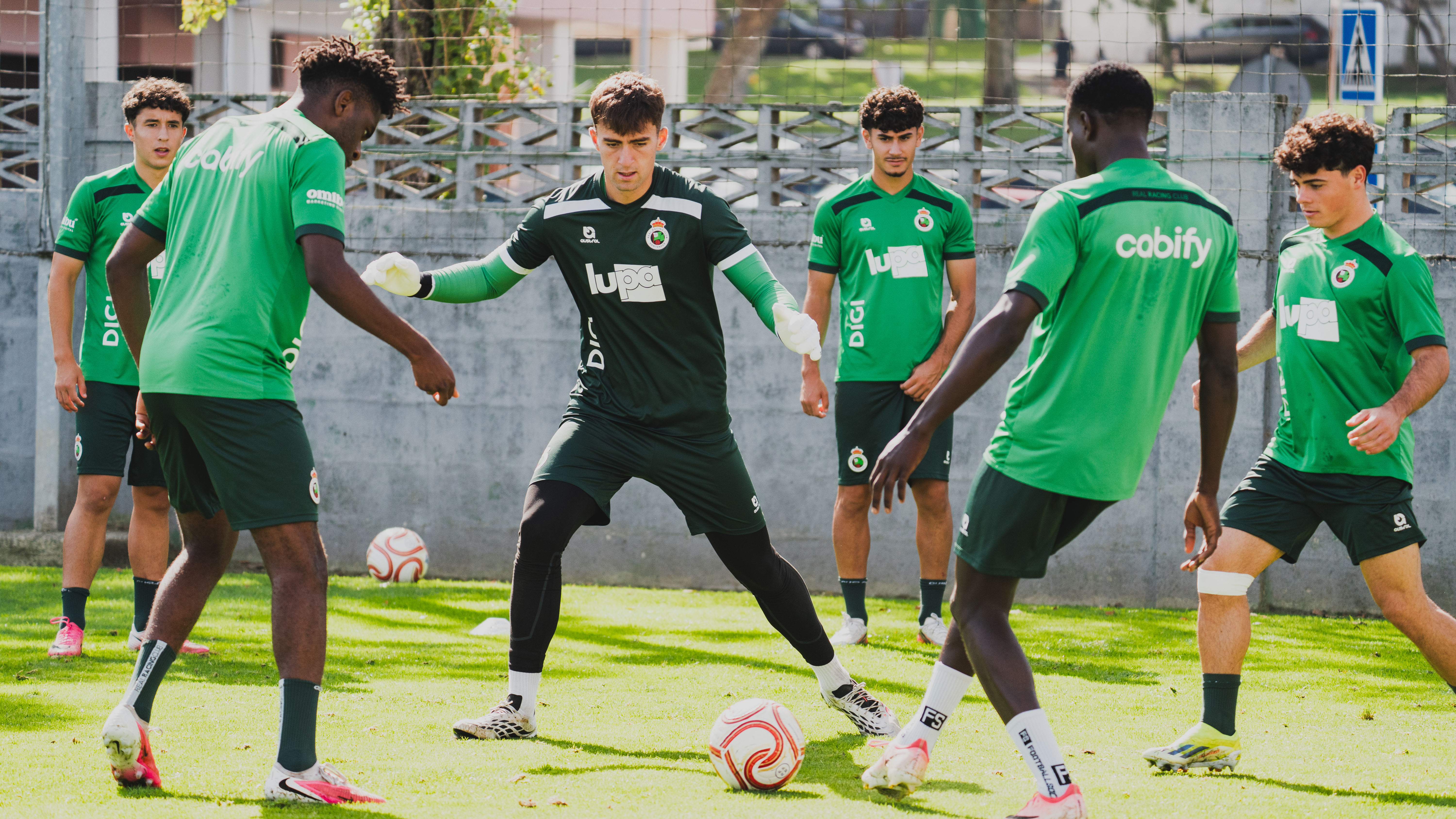 El Rayo Cantabria pone rumbo a Vigo para medirse al Coruxo FC en el viaje más largo del curso