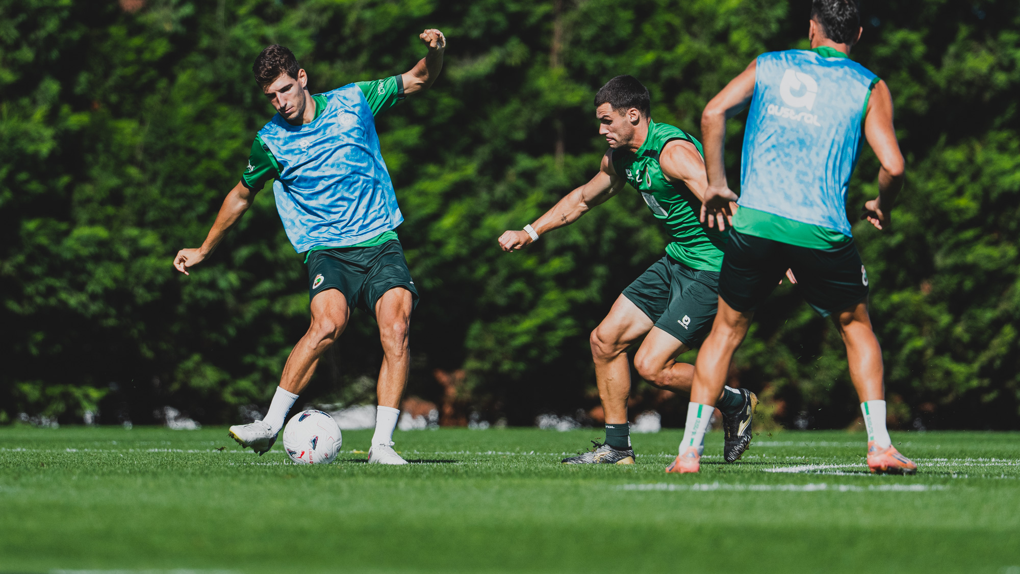 Entrenamiento en el Santi Gutiérrez Calle sin los internacionales Pablo García y Zabiri