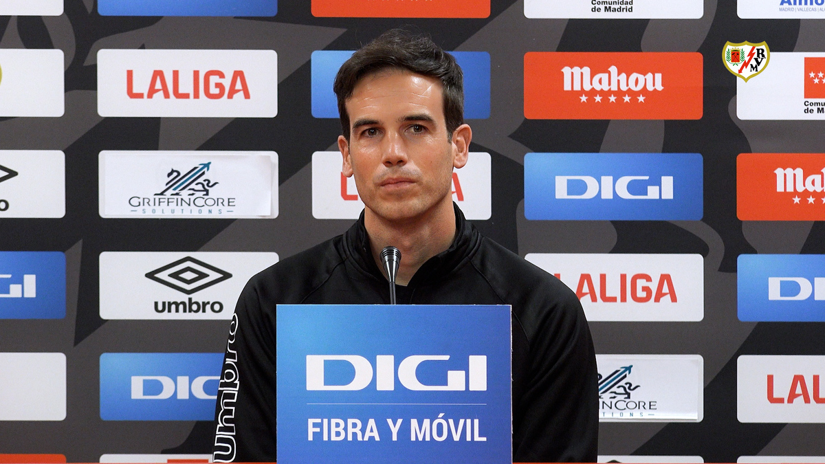 Rueda de prensa de Íñigo Pérez en la previa del Rayo Vallecano - Cádiz ...