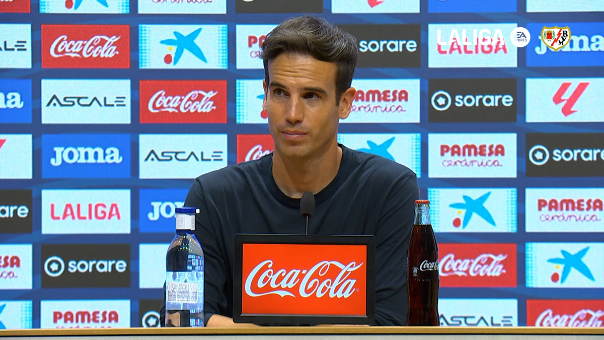Rueda de prensa de Íñigo Pérez tras el Villarreal 3 - Rayo Vallecano 0 ...