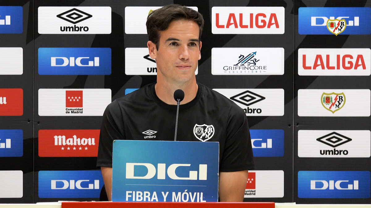 Rueda de prensa de Íñigo Pérez en la previa del FC Barcelona - Rayo ...