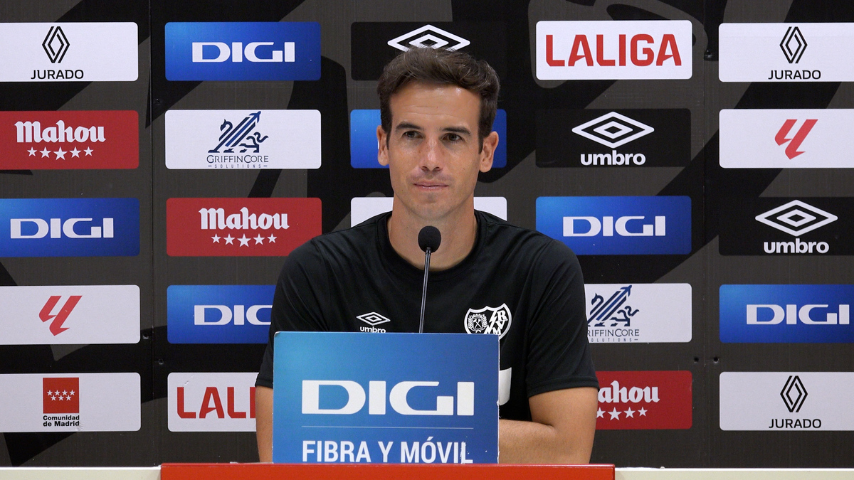 Rueda de prensa de Íñigo Pérez en la previa del RCD Espanyol - Rayo ...