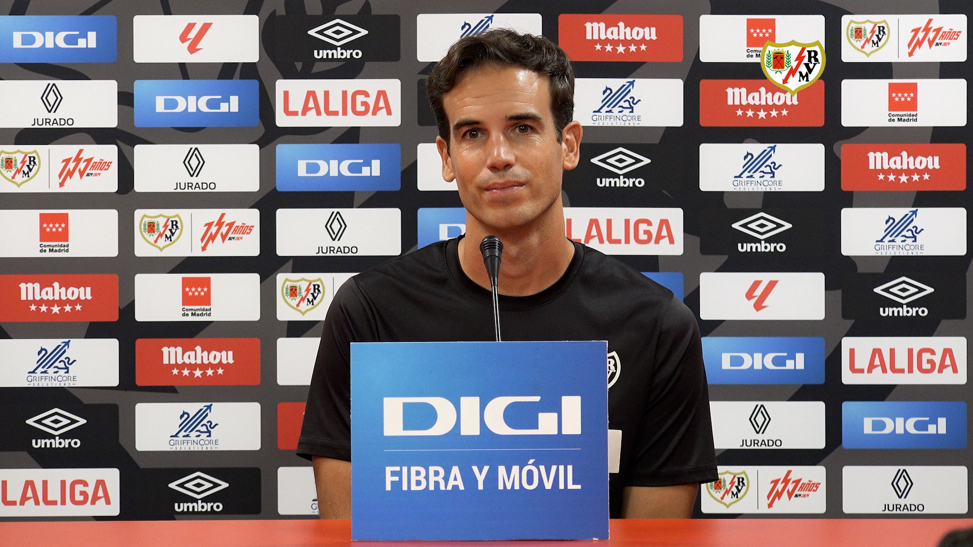 Rueda de prensa de Íñigo Pérez en la previa del Rayo Vallecano - CD ...