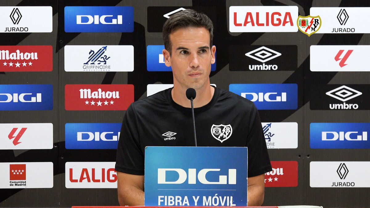 Rueda de prensa de Íñigo Pérez en la previa del Real Valladolid - Rayo ...