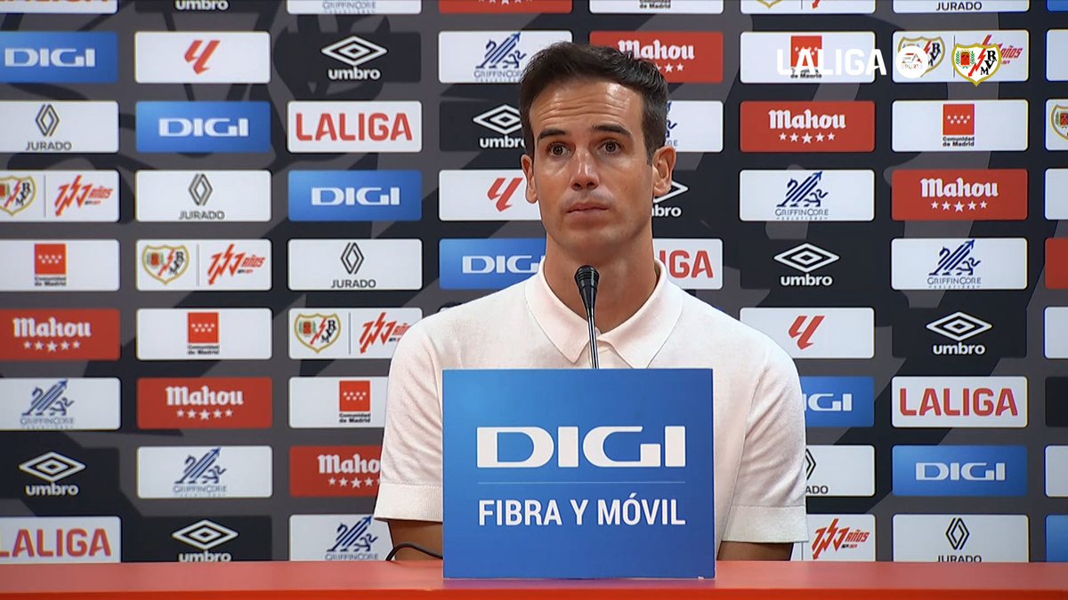 Rueda de prensa de Íñigo Pérez tras el Rayo Vallecano 1 - Deportivo ...
