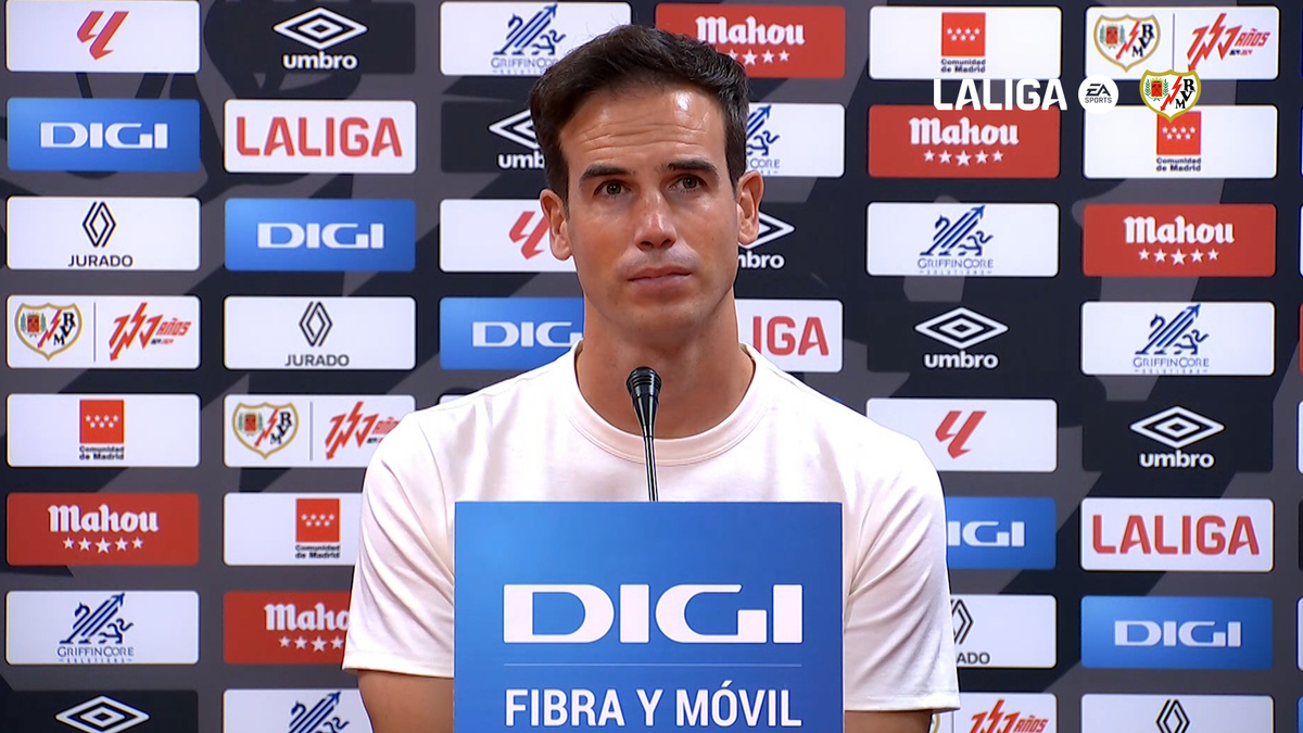 Rueda de prensa de Íñigo Pérez tras el Rayo Vallecano 1 - Athletic Club ...