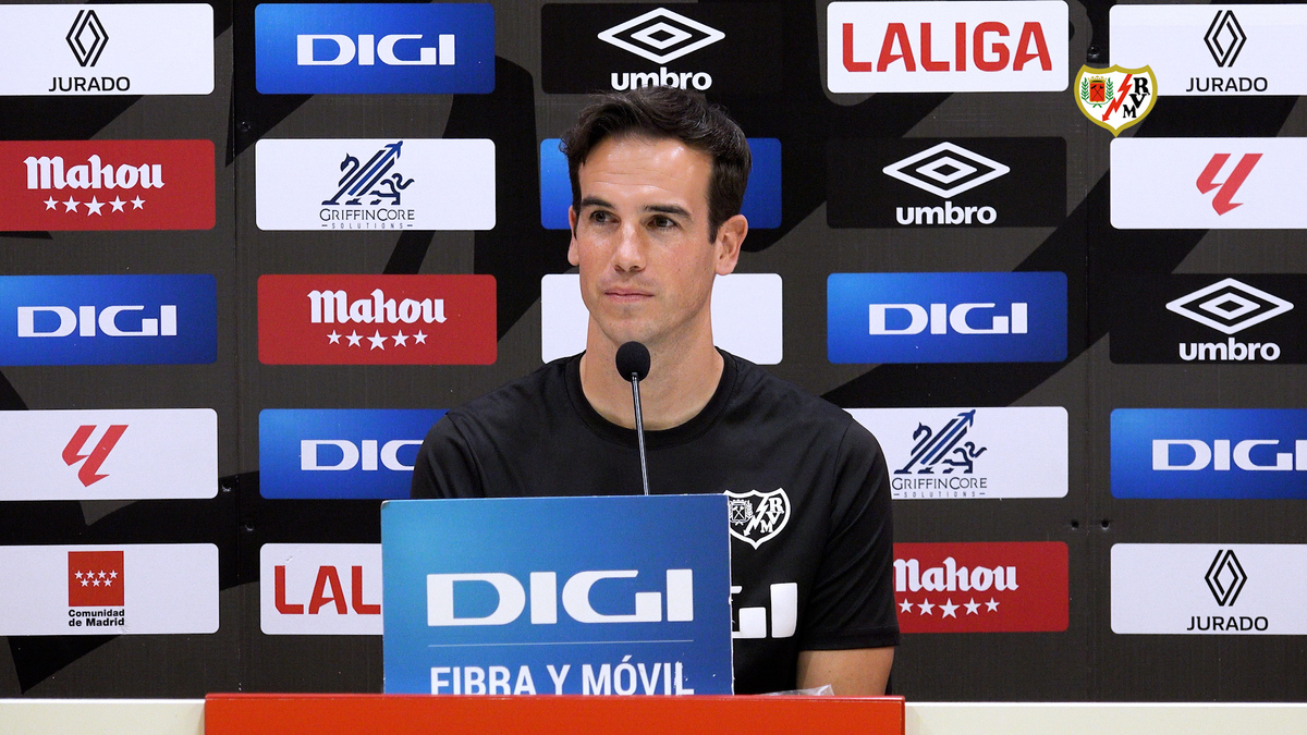 Rueda de prensa de Íñigo Pérez en la previa del CD Leganés - Rayo ...