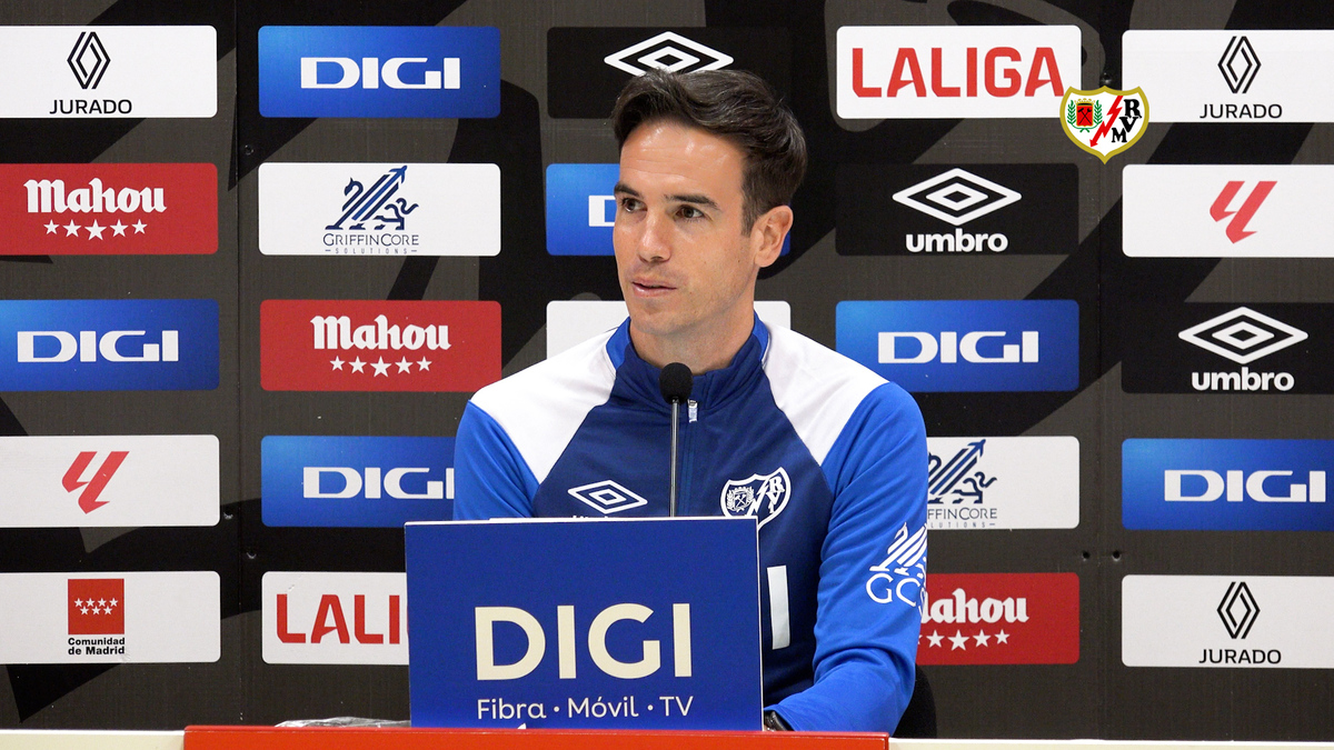 Rueda de prensa de Íñigo Pérez en la previa del Sevilla FC - Rayo ...