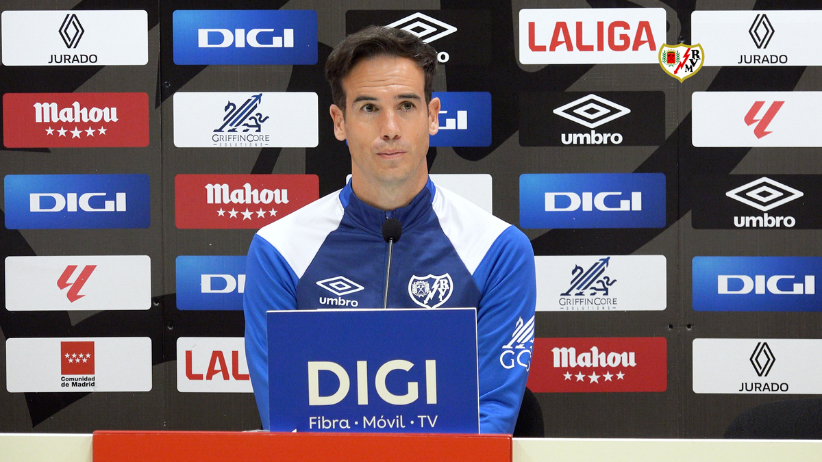 Rueda de prensa de Íñigo Pérez en la previa del Mallorca - Rayo ...