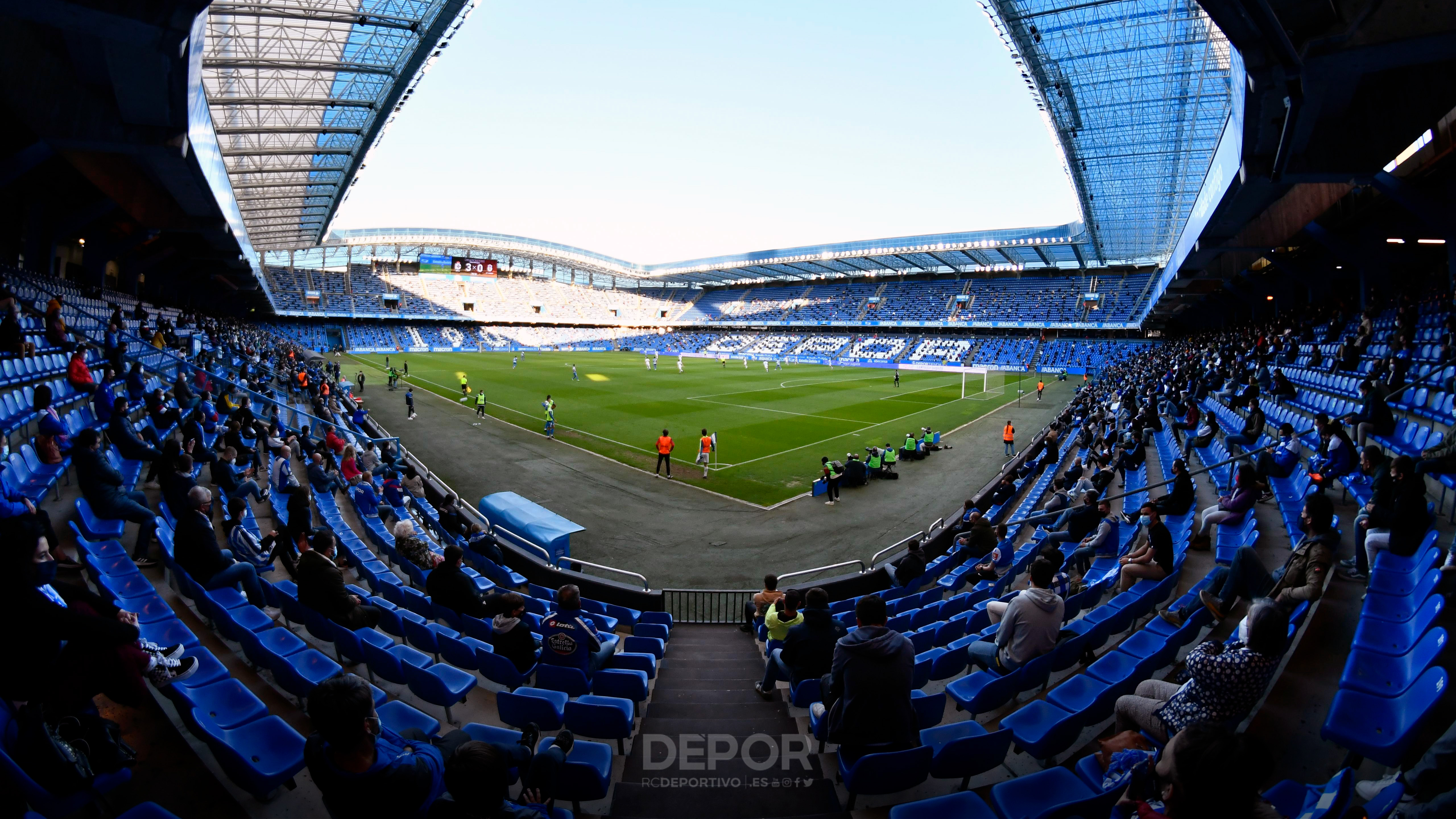 El Deportivo de La Coruña mete más gente en su estadio en 1ª RFEF que  muchos equipos de Primera División