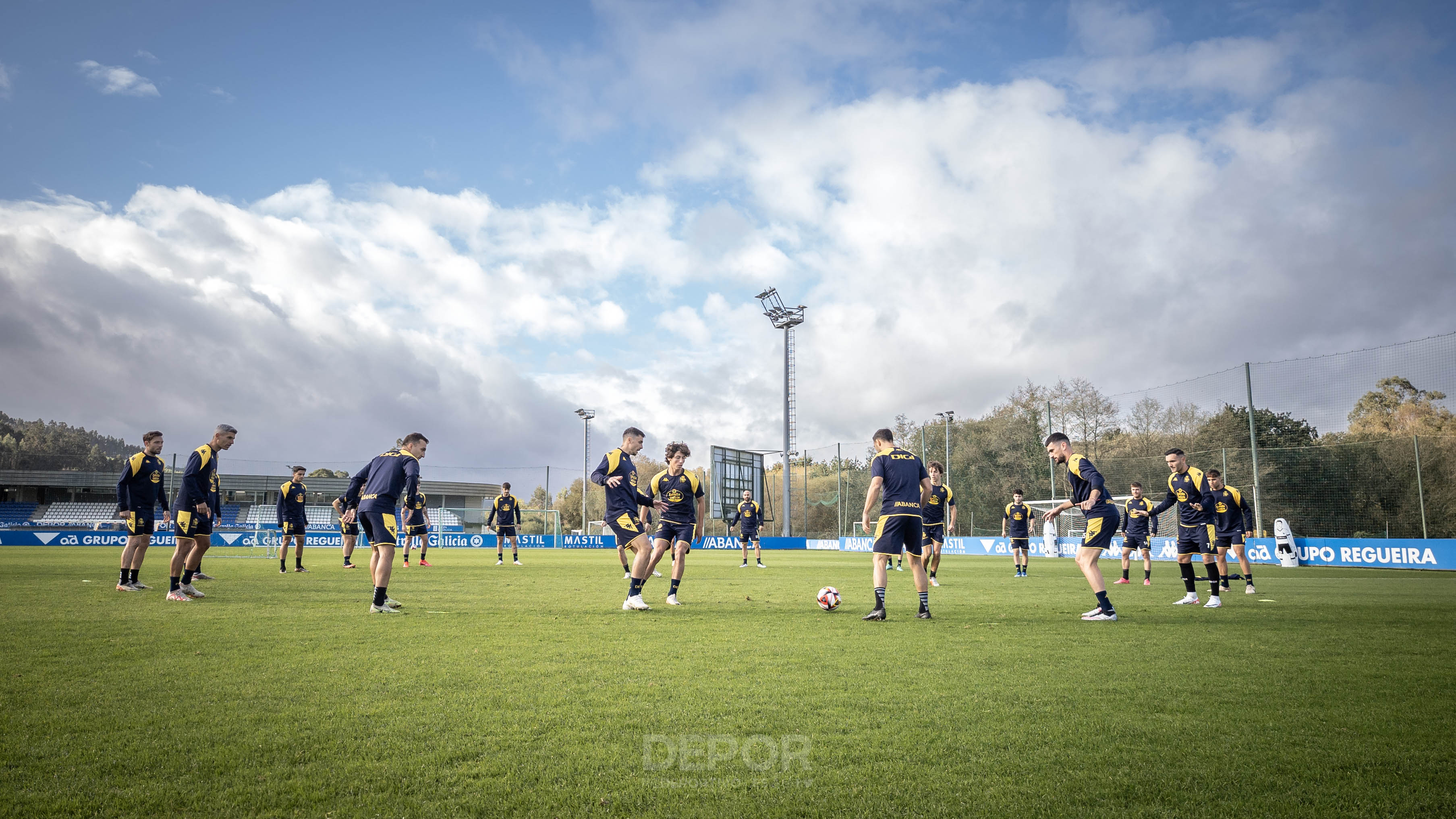 Alineaciones de cd covadonga contra deportivo la coruña