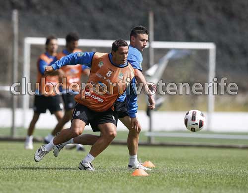 La Plantilla Del CD Tenerife Se Ejercitó Este Martes En El Mundialito ...